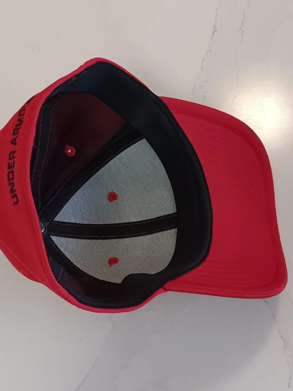 UNDER ARMOUR Kids Baseball Caps Bundle of 2 Black and Red Stretch Fit
